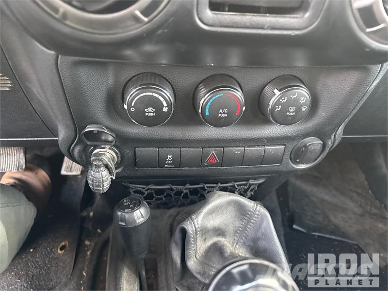 Jeep Wrangler Sport Automašīnas