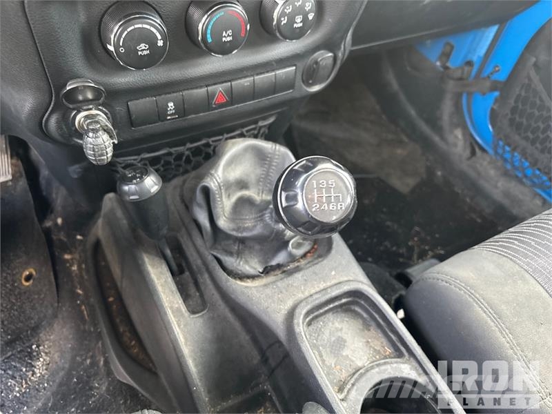 Jeep Wrangler Sport Automašīnas