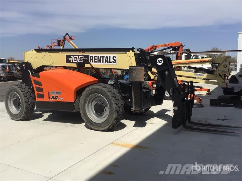 JLG 1043 Telehandler مناولات متداخلة