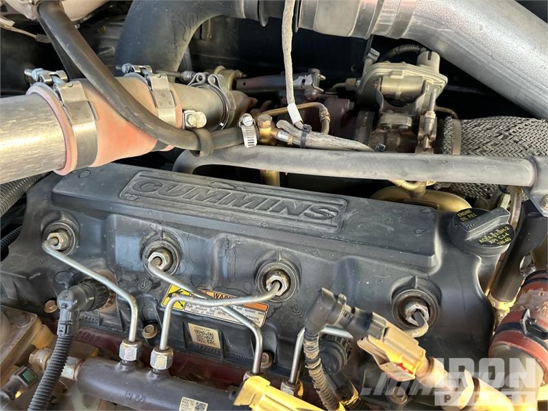 JLG 1055 مناولات متداخلة