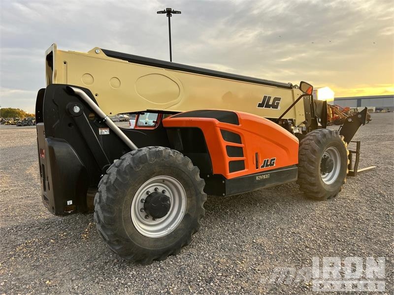 JLG 1055 مناولات متداخلة