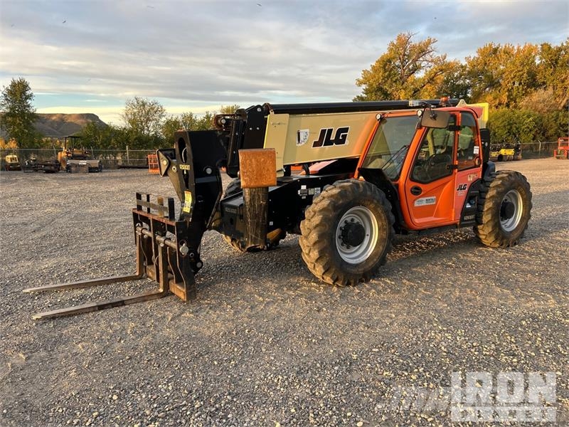 JLG 1055 مناولات متداخلة
