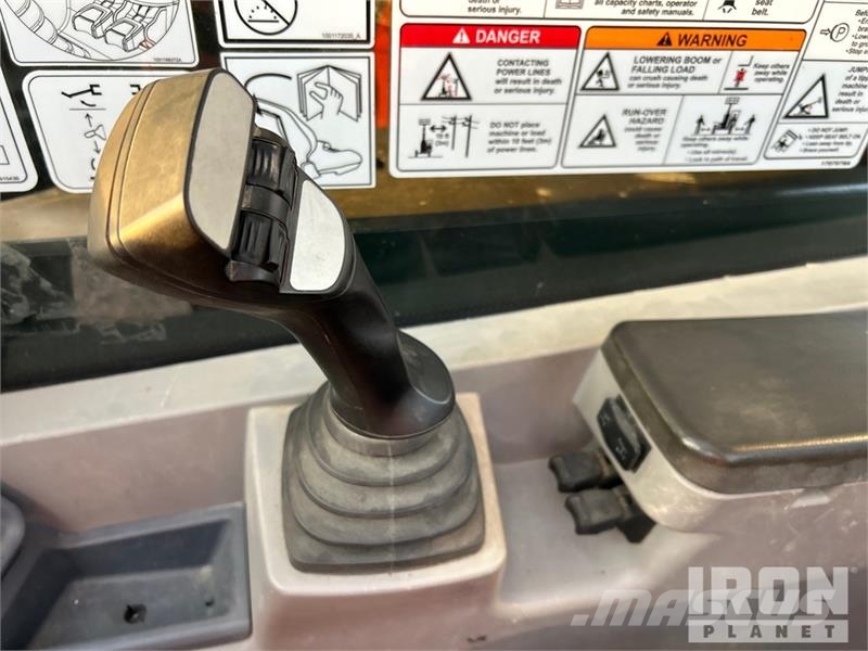 JLG 1055 مناولات متداخلة