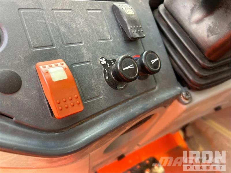 JLG 1055 مناولات متداخلة
