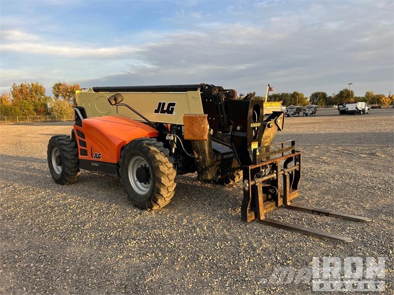 JLG 1055 مناولات متداخلة