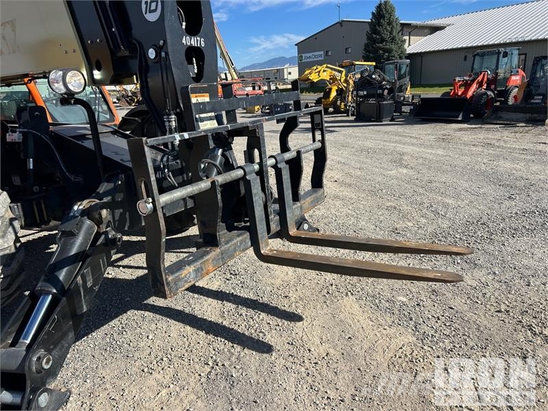 JLG 1055 Teleszkópos rakodók