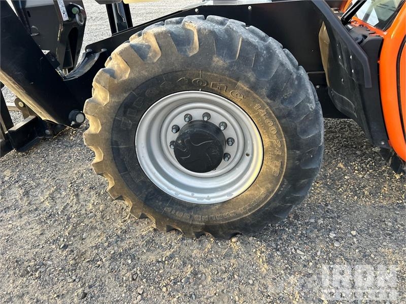 JLG 1055 مناولات متداخلة