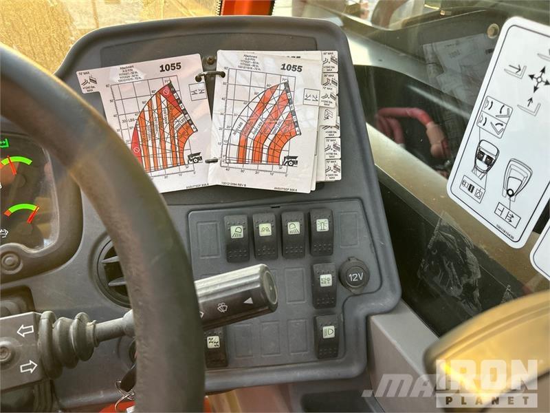 JLG 1055 مناولات متداخلة