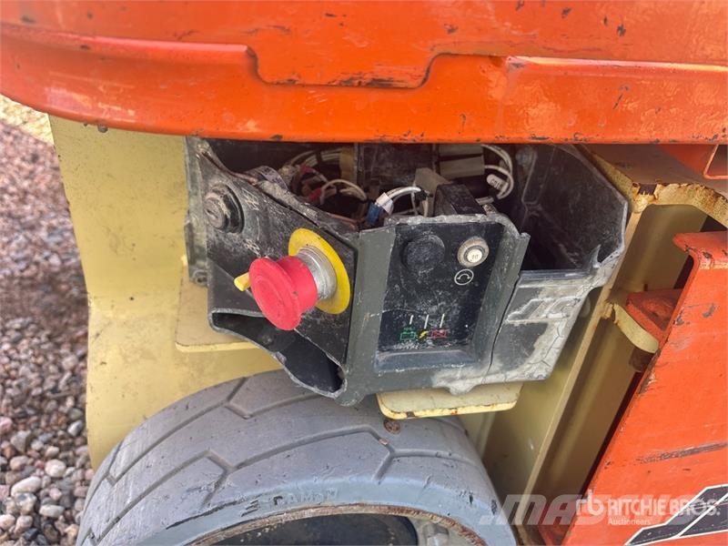 JLG 1230ES Vertical Mast Lift (Inoperable) Vertical mast lifts