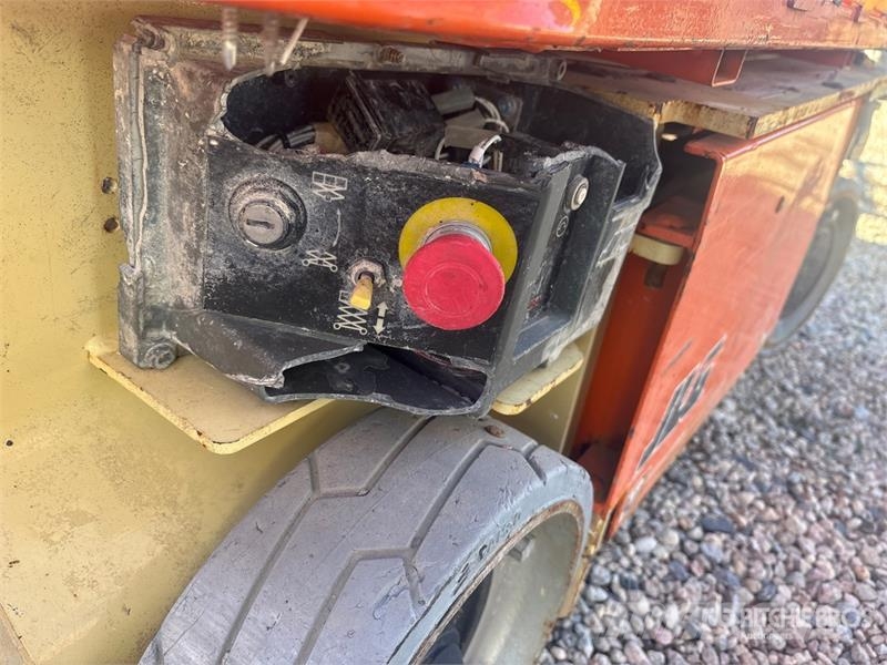 JLG 1230ES Vertical Mast Lift (Inoperable) Vertical mast lifts