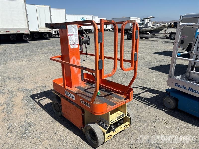 JLG 1230ES Vertical Mast Lift Vertikalna dvigala