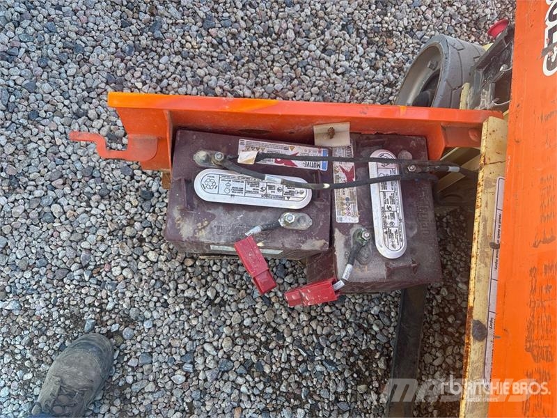 JLG 1230ES Vertical Mast Lift (Inoperable) Vertical mast lifts