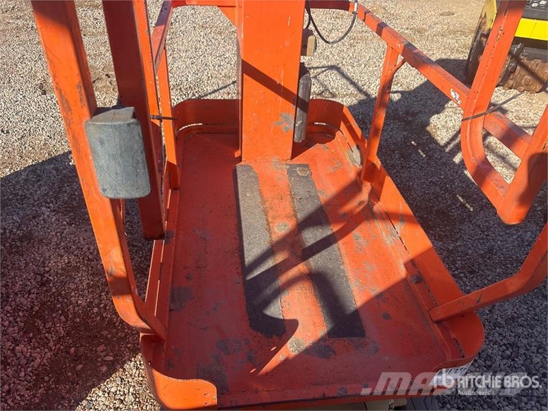 JLG 1230ES Vertical Mast Lift (Inoperable) Vertical mast lifts