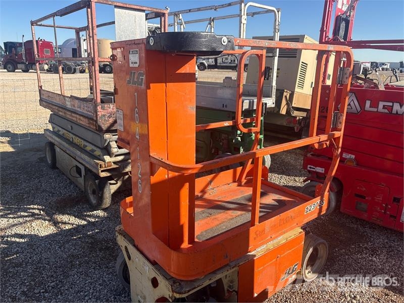 JLG 1230ES Vertical Mast Lift (Inoperable) Vertical mast lifts