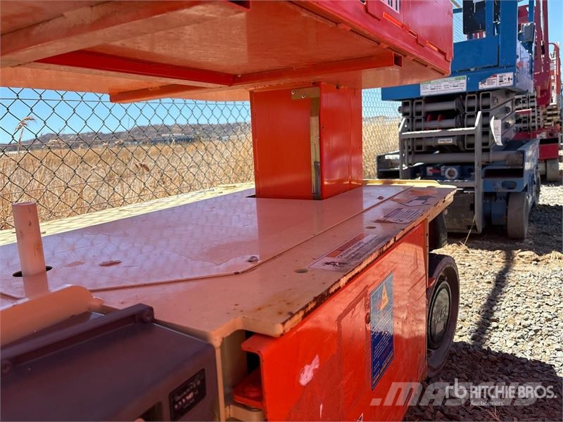 JLG 1230ES Vertical Mast Lift Personel Platformları ve Cephe Asansörleri