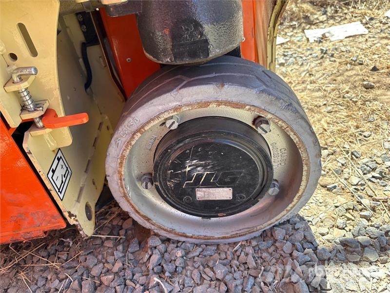 JLG 1230ES Vertical Mast Lift Personel Platformları ve Cephe Asansörleri
