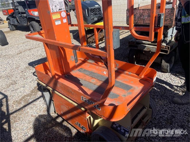 JLG 1230ES Vertical Mast Lift (Inoperable) Vertical mast lifts