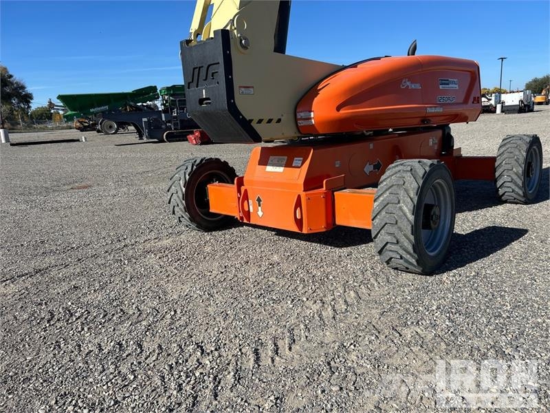 JLG 1250AJP 4WD Diesel Articulating Boom Lift Plataformas con brazo de elevación manual
