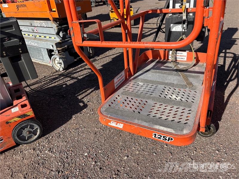 JLG 12SP Vertical Mast Lift 客货电梯
