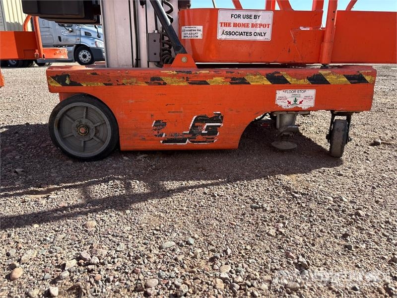 JLG 12SP Vertical Mast Lift Вертикальні щоглові підйомники