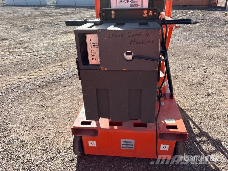 JLG 12SP Vertical Mast Lift Вертикальні щоглові підйомники