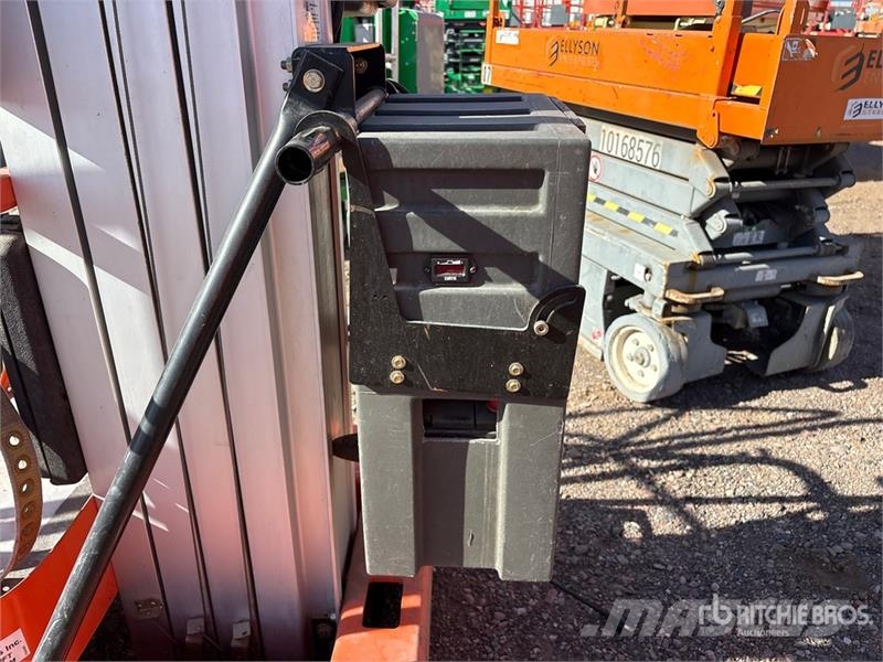 JLG 12SP Vertical Mast Lift Вертикальні щоглові підйомники