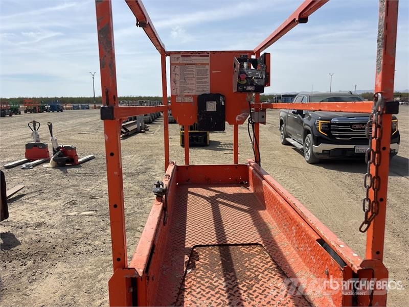 JLG 1932R Electric Scissor Lift رافعات مقصية الشكل