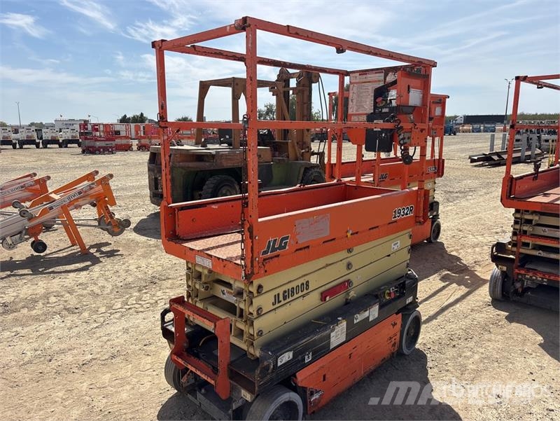 JLG 1932R Electric Scissor Lift رافعات مقصية الشكل