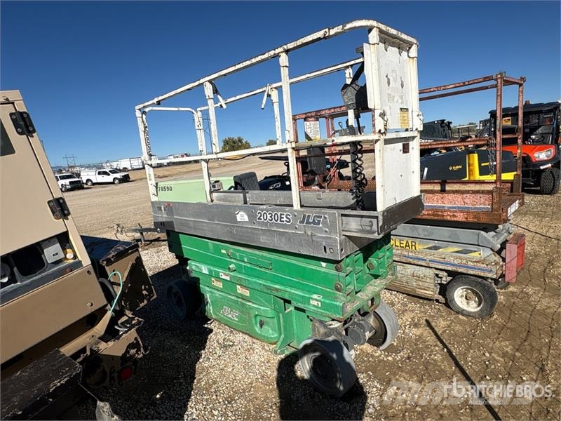 JLG 2032ES Electric Scissor Lift (Inoperable) 剪叉式升降机