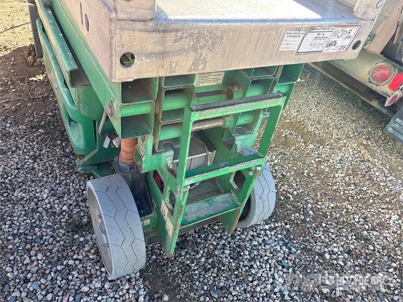 JLG 2032ES Electric Scissor Lift (Inoperable) 剪叉式升降机