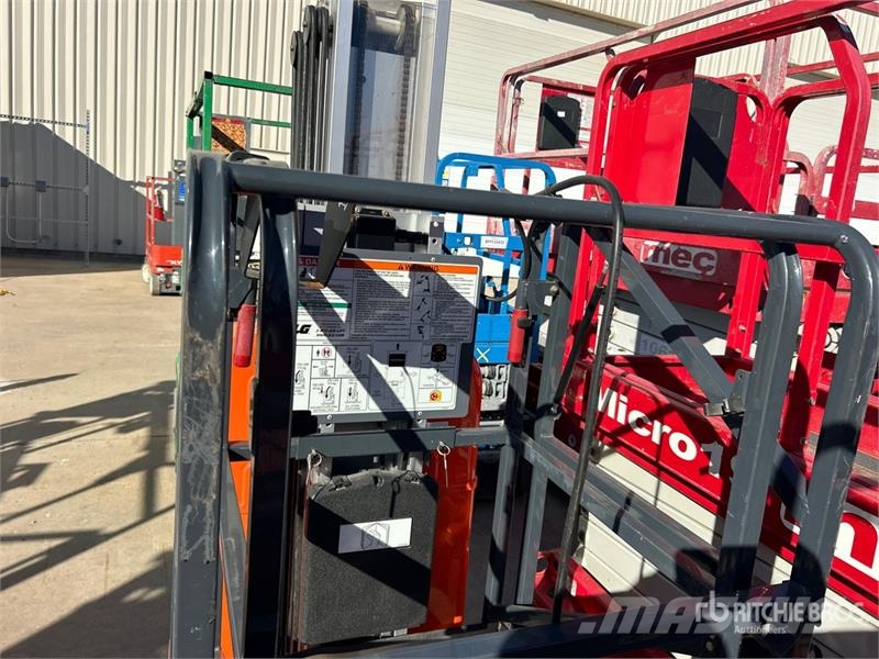 JLG 20DVL Axxessor Vertical Mast Lift Vertical mast lifts