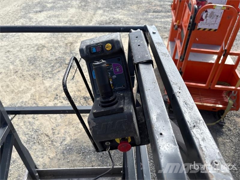 JLG 20MVL Vertical Mast Lift Plataformas elevatórias verticais
