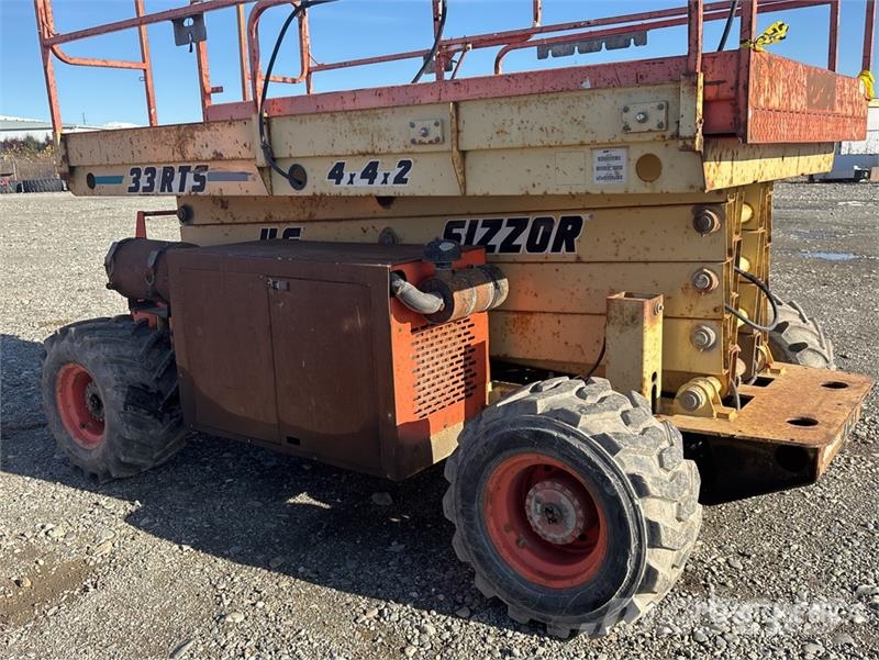 JLG 33 RTS 4x4 Dual Fuel Scissor Lift Saxliftar