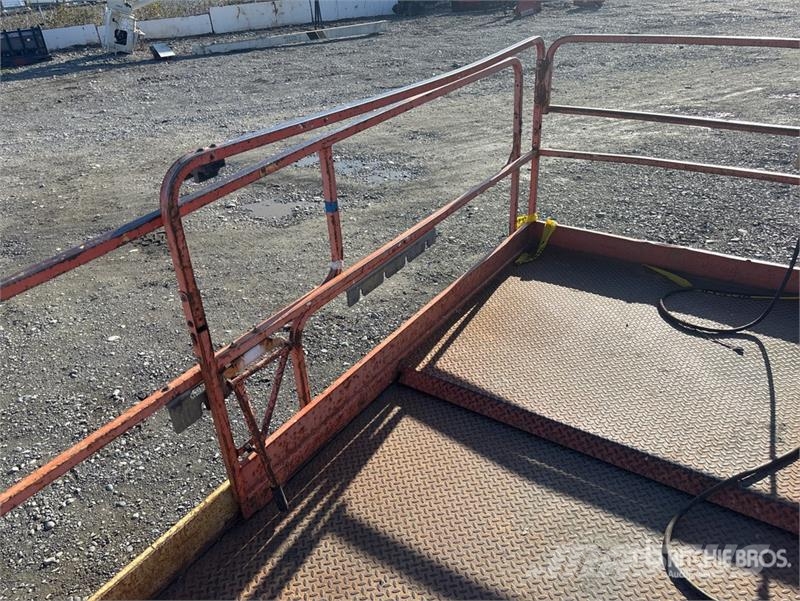 JLG 33 RTS 4x4 Dual Fuel Scissor Lift Saxliftar