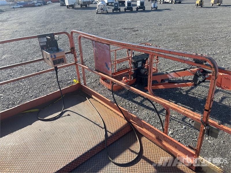 JLG 33 RTS 4x4 Dual Fuel Scissor Lift Saxliftar