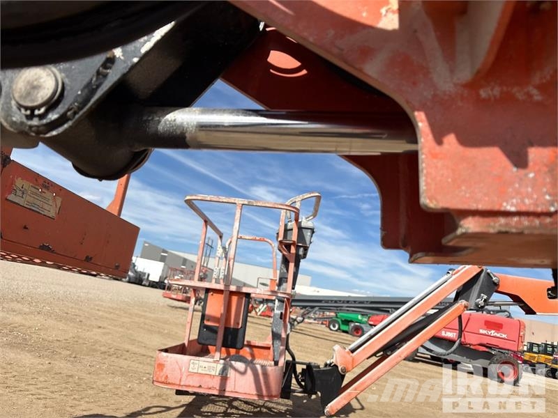 JLG 400S Teleskoop poomtõstukid