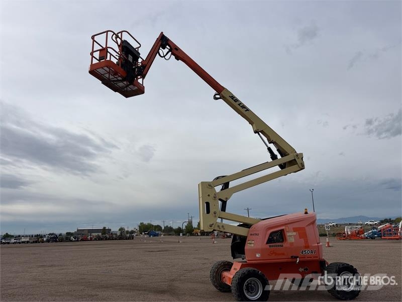 JLG 450AJ 4WD Diesel Articulating Boom Lift رافعات سلة مفصلية