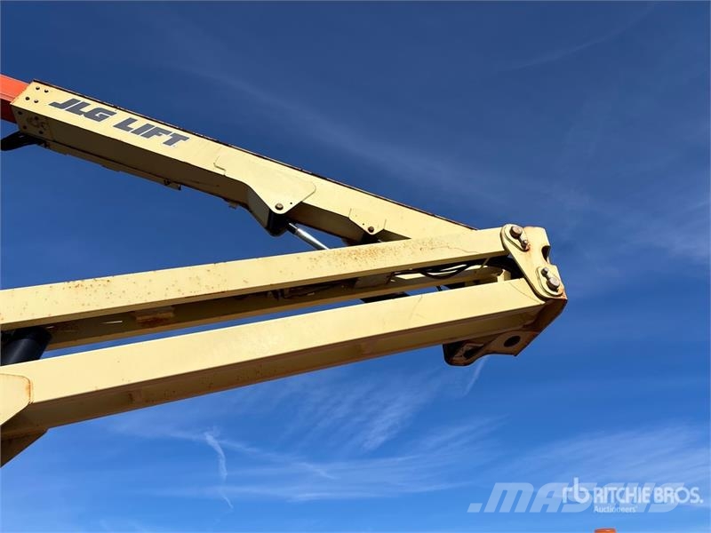 JLG 450AJ 4WD Diesel Articulating Boom Lift 曲臂高空作業車