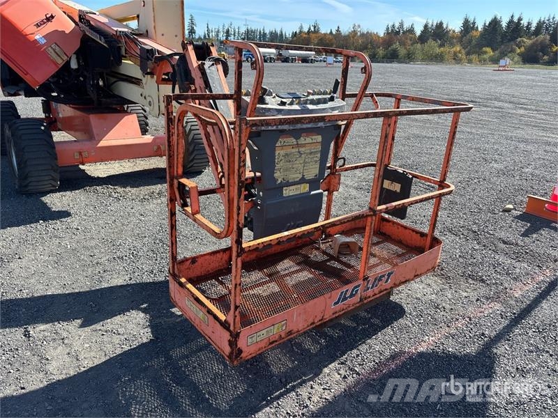 JLG 450AJ 4WD Diesel Articulating Boom Lift 曲臂高空作業車