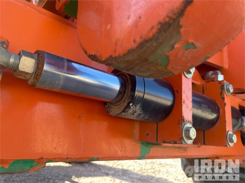 JLG 450AJ 4WD Diesel Articulating Boom Lift - Factory 曲臂高空作業車