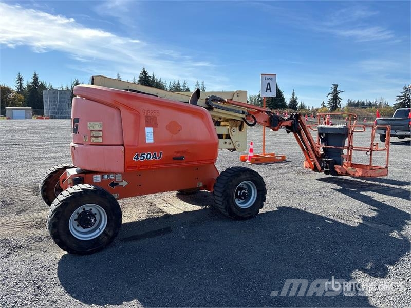 JLG 450AJ 4WD Diesel Articulating Boom Lift 曲臂高空作業車