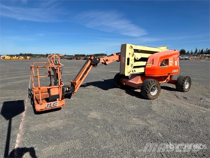JLG 450AJ 4WD Diesel Articulating Boom Lift 曲臂高空作業車