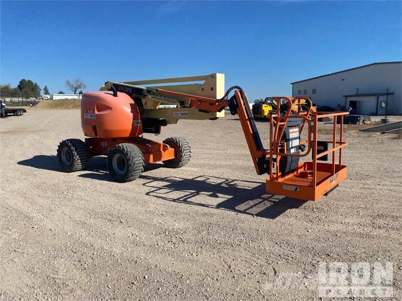 JLG 450AJ 4WD Diesel Articulating Boom Lift - Factory 曲臂高空作業車