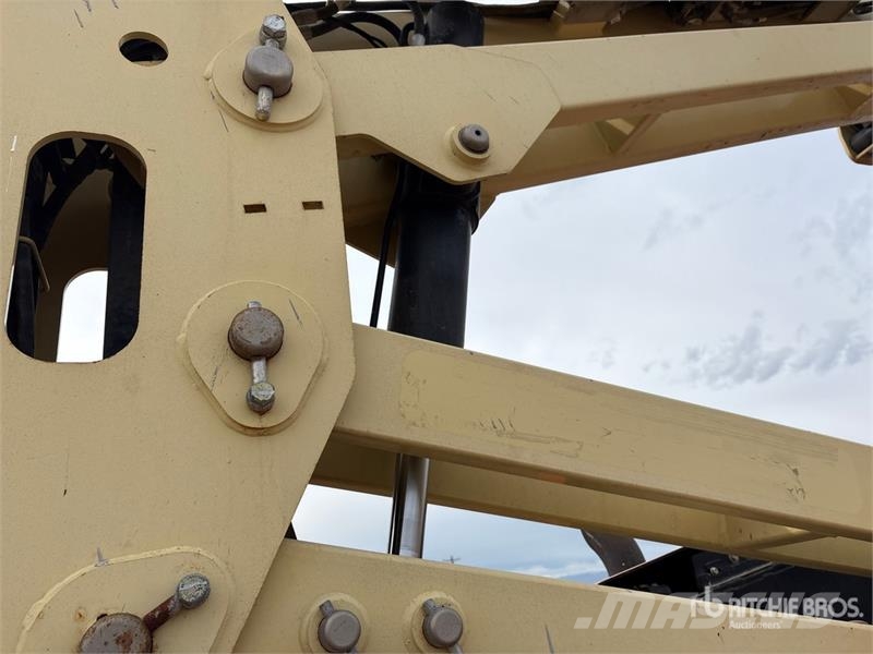 JLG 450AJ 4WD Diesel Articulating Boom Lift رافعات سلة مفصلية