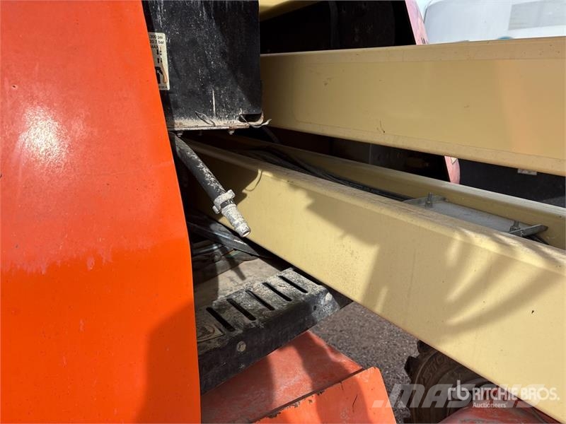 JLG 450AJ 4WD Diesel Articulating Boom Lift رافعات سلة مفصلية