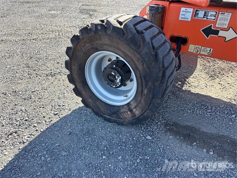 JLG 450AJ 4WD Diesel Articulating Boom Lift 曲臂高空作業車