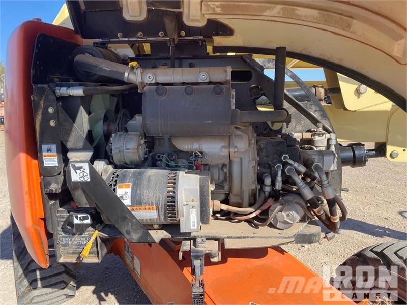 JLG 450AJ 4WD Diesel Articulating Boom Lift - Factory 曲臂高空作業車