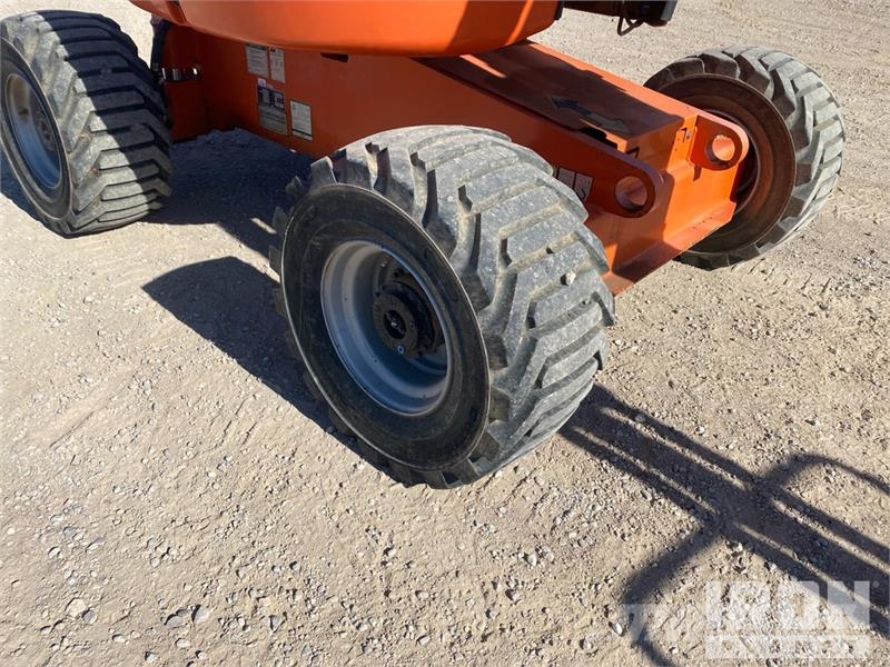 JLG 450AJ 4WD Diesel Articulating Boom Lift - Factory 曲臂高空作業車