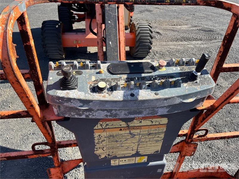 JLG 450AJ 4WD Diesel Articulating Boom Lift 曲臂高空作業車
