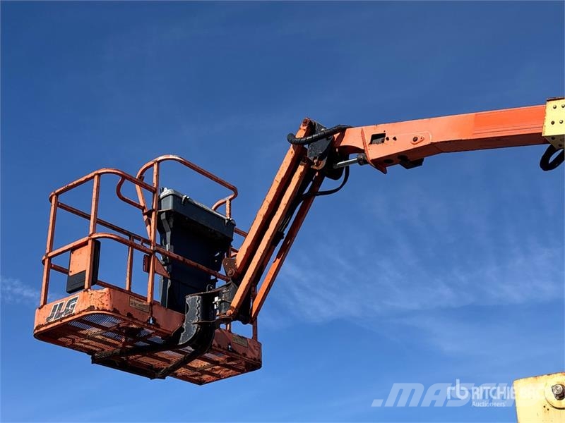 JLG 450AJ 4WD Diesel Articulating Boom Lift 曲臂高空作業車